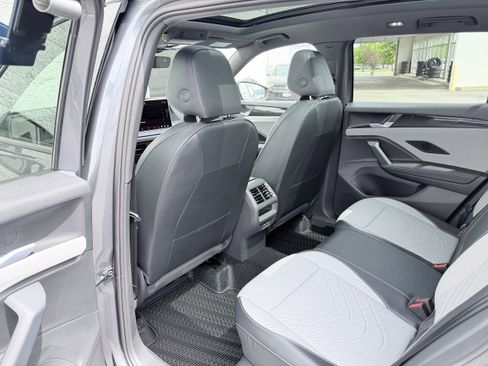 New 2026 Volkswagen Tiguan SE R-Line AWD/4WD image 25