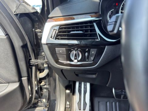 Used 2017 BMW 540i RWD image 19