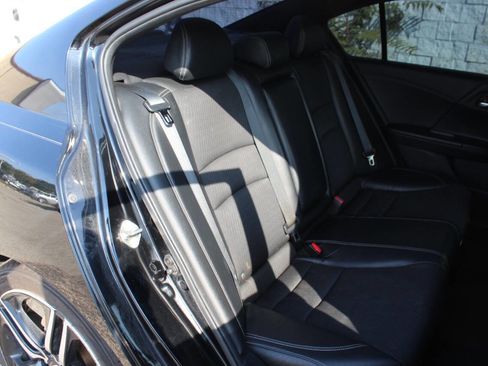 Used 2016 Honda Accord Sport image 16