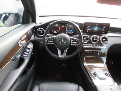 Used 2020 Mercedes-Benz GLC 300 4MATIC Coupe image 33