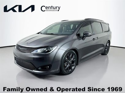Used 2019 Chrysler Pacifica Limited w/ S Appearance Package