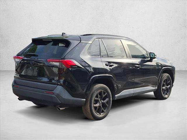 Used 2021 Toyota RAV4 XLE FWD image 5