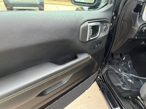 Used 2025 Jeep Wrangler Sahara w/ Safety Group image 15