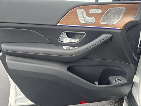 Certified 2025 Mercedes-Benz GLS 580 4MATIC image 36