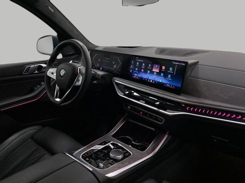 Certified 2025 BMW X7 xDrive40i w/ Premium Package image 23
