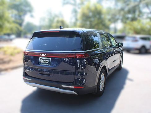 Certified 2024 Kia Carnival LX FWD image 14