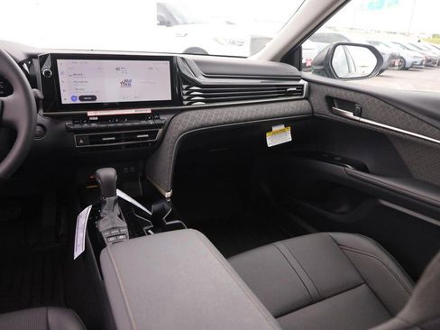 Used 2026 Toyota Camry XLE AWD/4WD image 26