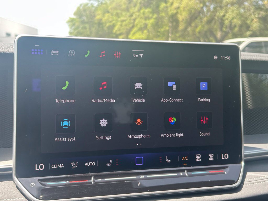 New 2026 Volkswagen Tiguan SE R-Line FWD image 16