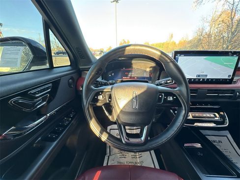 Used 2023 Lincoln Corsair Reserve w/ Equipment Group 202A image 14