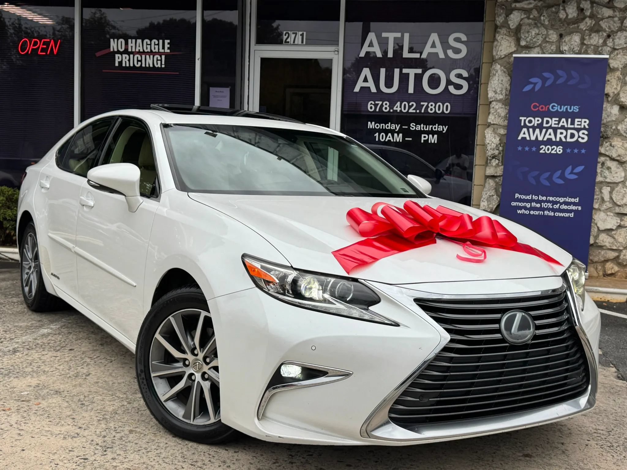 Used 2016 Lexus ES 300h FWD image 1