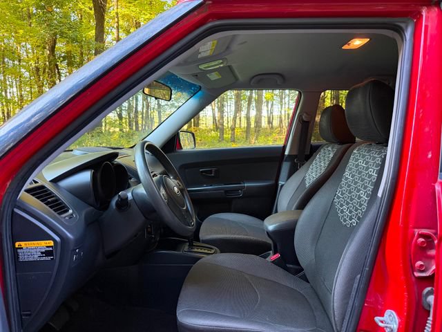 Used 2010 Kia Soul + FWD image 7