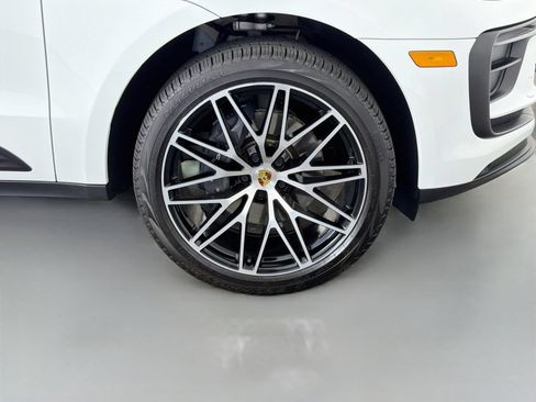 Used 2026 Porsche Macan AWD/4WD image 36