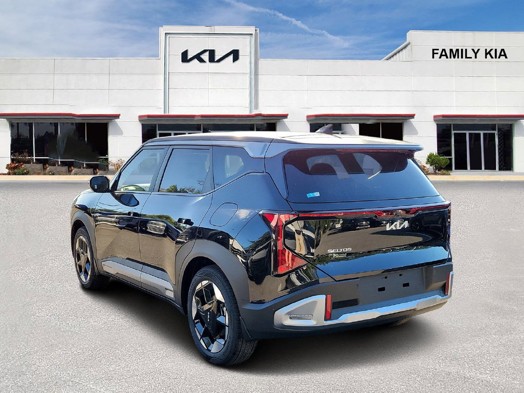 New 2027 Kia Seltos S FWD image 4