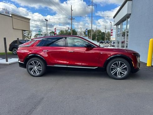 New 2026 Cadillac Lyriq Premium Luxury w/ LPO, Floor Liner Package image 2