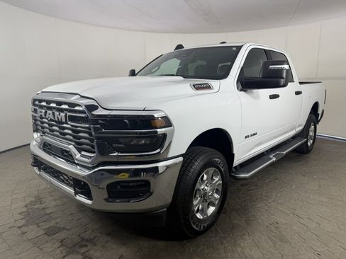Used 2026 RAM 2500 Big Horn AWD/4WD image 3