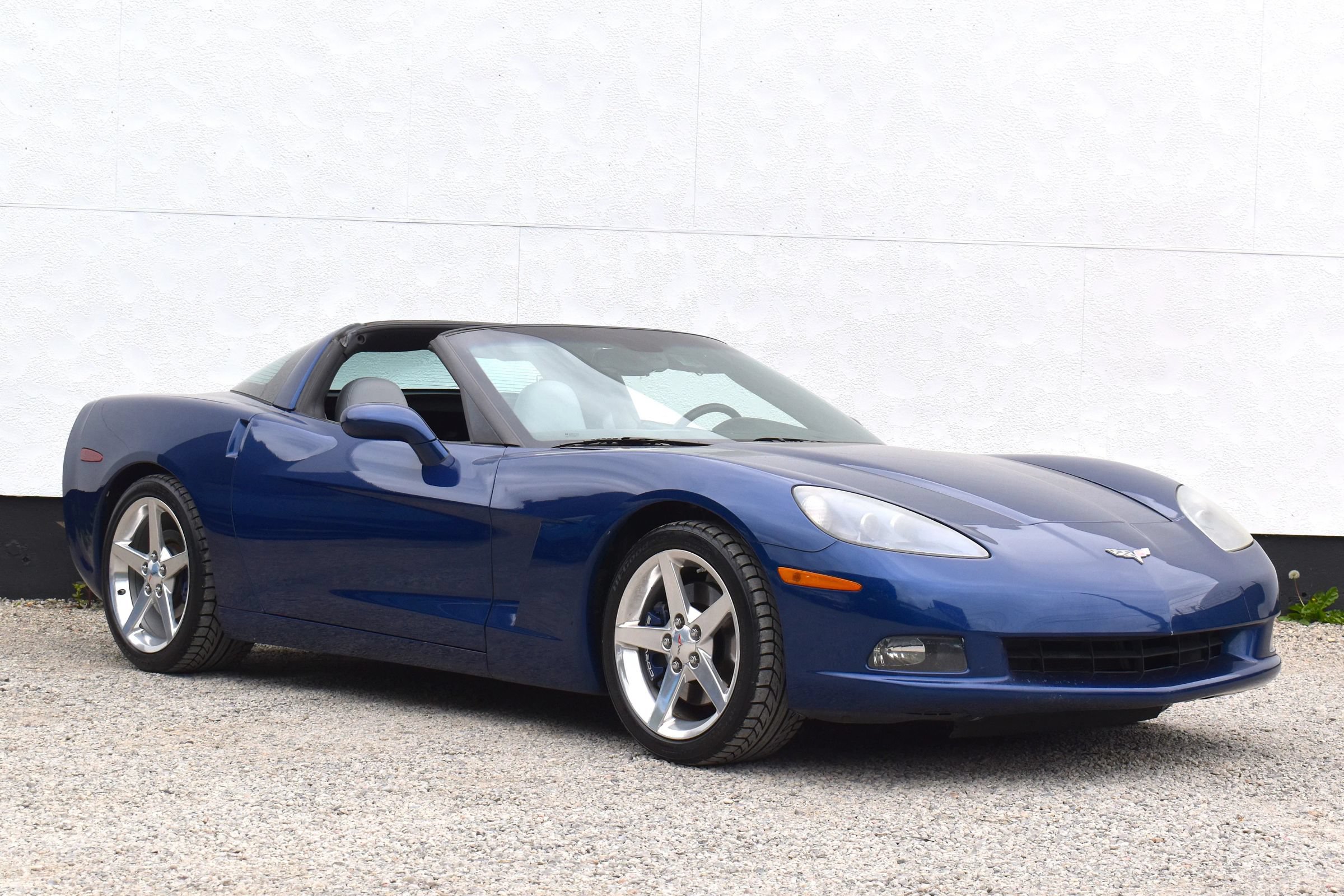 Used 2005 Chevrolet Corvette Coupe w/ Preferred Equipment Group RWD image 51