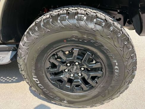Used 2025 Ford Bronco Raptor AWD/4WD image 11