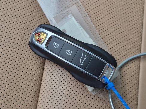 Certified 2026 Porsche Cayenne Coupe AWD/4WD image 41