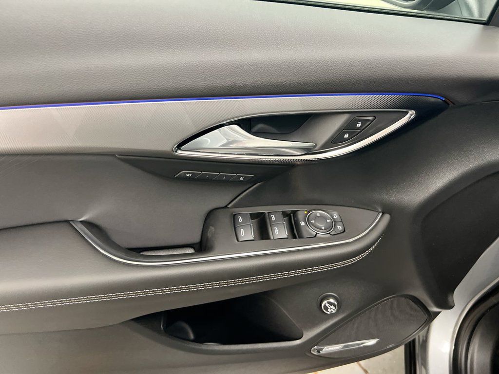 Used 2025 Buick Envision Sport Touring AWD/4WD image 22