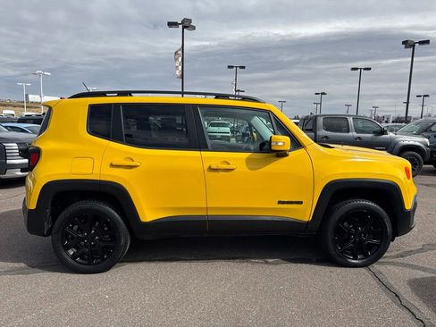 Used 2017 Jeep Renegade Altitude image 11