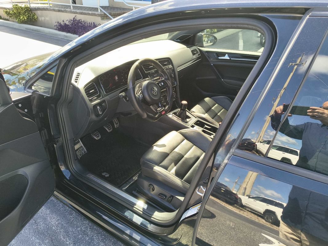 Used 2019 Volkswagen Golf R 4-Door AWD/4WD image 7