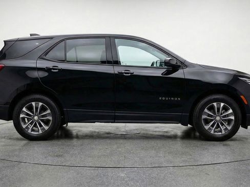 Used 2025 Chevrolet Equinox LT FWD image 11