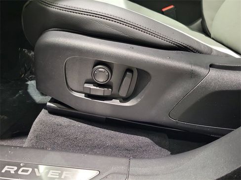 New 2026 Land Rover Range Rover Velar Dynamic SE image 21