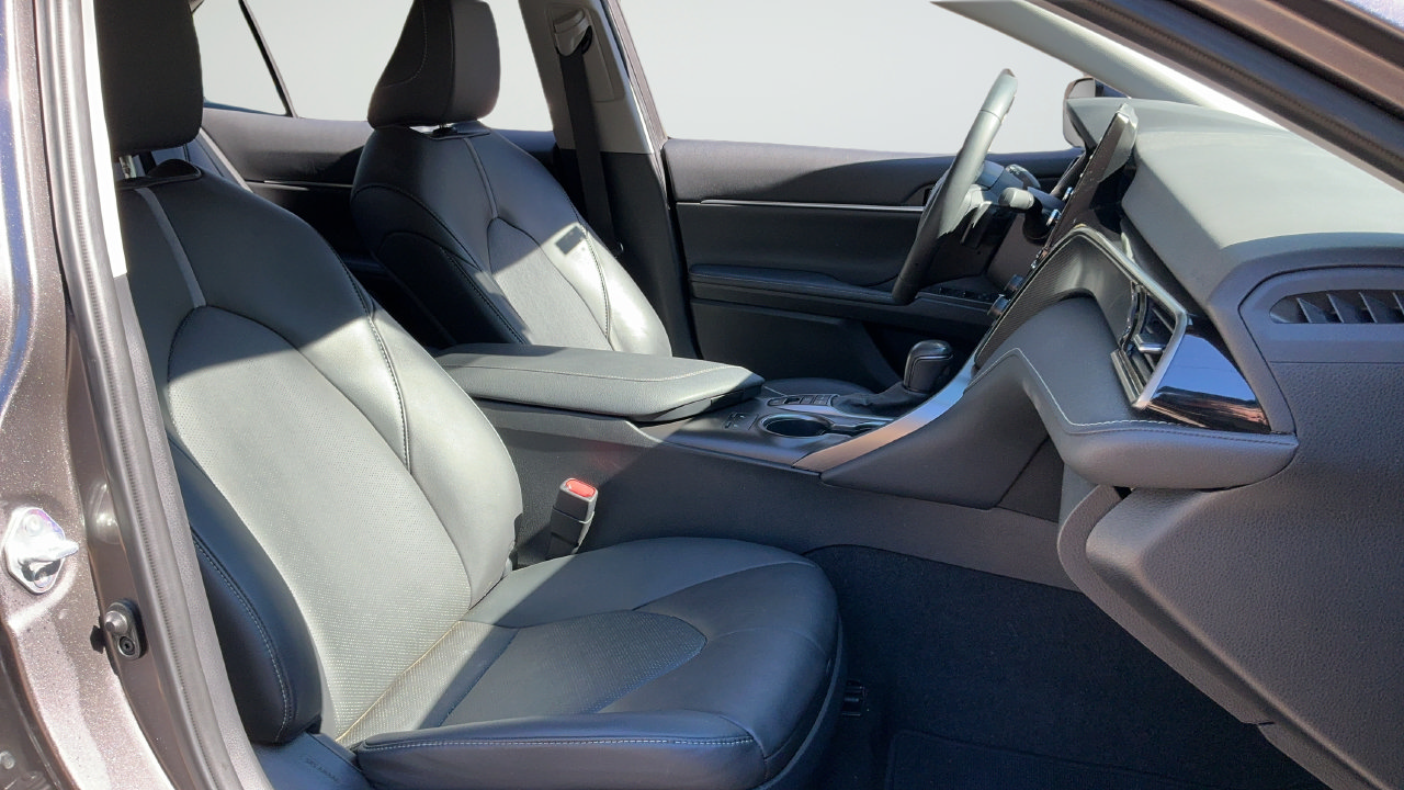 Used 2023 Toyota Camry XSE FWD image 17