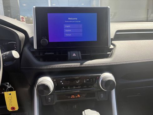 Used 2023 Toyota RAV4 LE AWD/4WD image 17