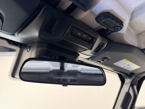 Used 2025 Jeep Wrangler Unlimited Sahara w/ Safety Group image 8