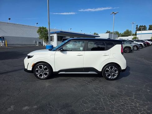 Used 2025 Kia Soul EX FWD image 4
