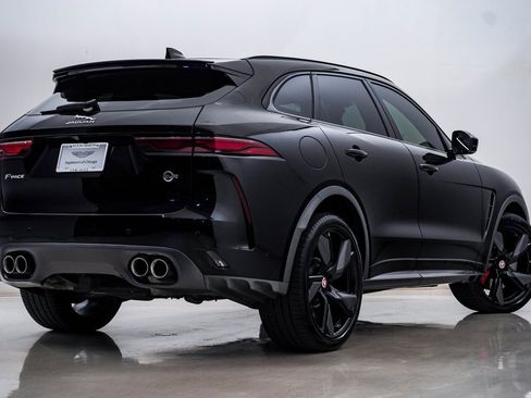 Used 2021 Jaguar F-PACE SVR image 9