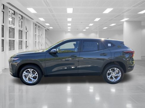 New 2026 Chevrolet Trax LS w/ LS Convenience Package image 8