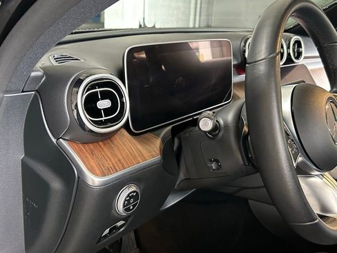 Used 2025 Mercedes-Benz C 300 4MATIC Sedan image 18