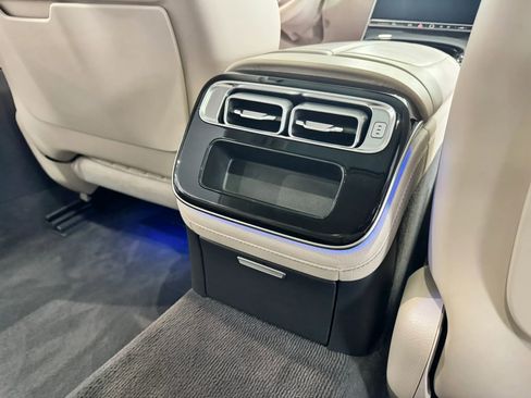 Used 2022 Mercedes-Benz S 580 4MATIC Sedan w/ AMG Line Package image 17