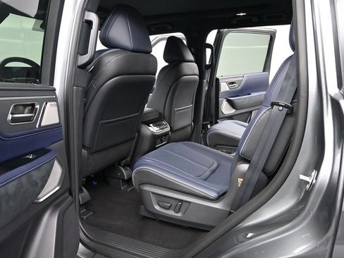New 2027 INFINITI QX80 Sensory AWD/4WD image 10