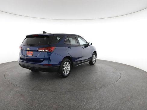 Used 2022 Chevrolet Equinox LS w/ LS Convenience Package image 12