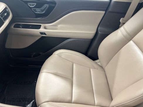 Certified 2022 Lincoln Aviator AWD w/ Premium Package image 20