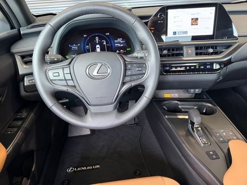Used 2025 Lexus UX 300h FWD w/ Cold Area Package image 28
