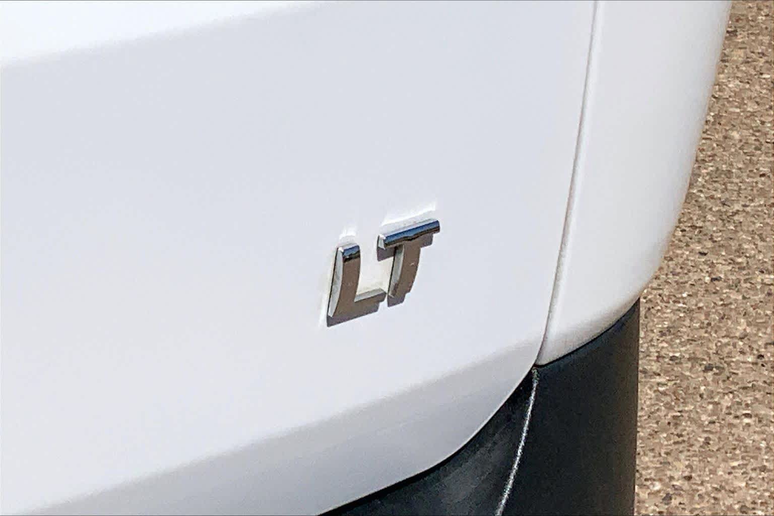 Used 2022 Chevrolet Traverse LT FWD image 10