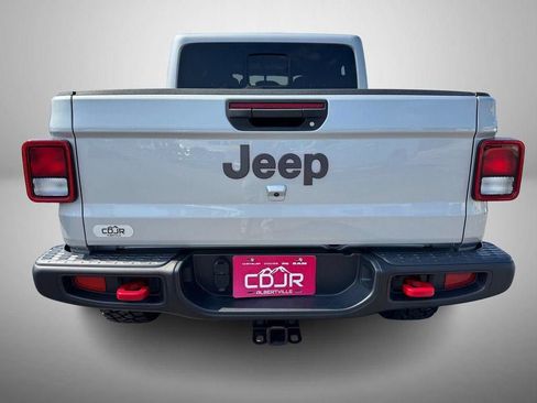 Used 2023 Jeep Gladiator Rubicon w/ Cold Weather Group AWD/4WD image 7