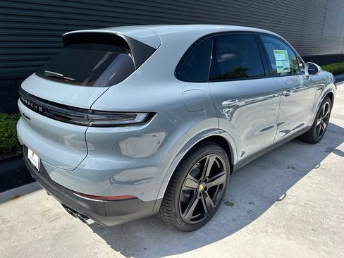 Used 2026 Porsche Cayenne E-Hybrid AWD/4WD image 10