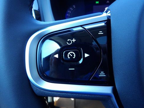 New 2026 Volvo XC60 B5 Core w/ Climate Package image 17