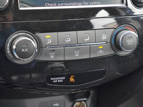 Used 2019 Nissan Rogue Sport S image 13