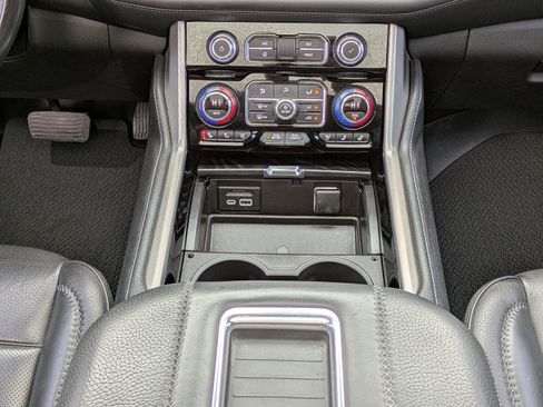 Used 2021 GMC Yukon XL Denali w/ Denali Premium Package RWD image 21