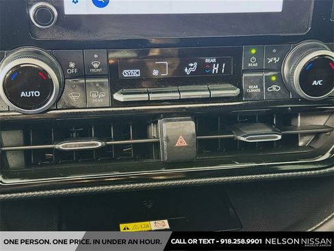 Used 2024 Toyota Highlander XSE image 15