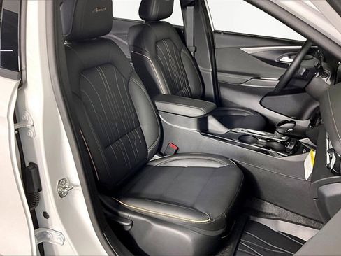 New 2026 Buick Envista Avenir image 12