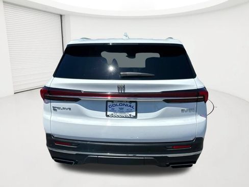Used 2025 Buick Enclave Preferred AWD/4WD image 6