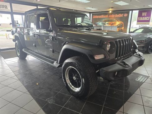 Used 2020 Jeep Gladiator Sport w/ Quick Order Package 24S image 3