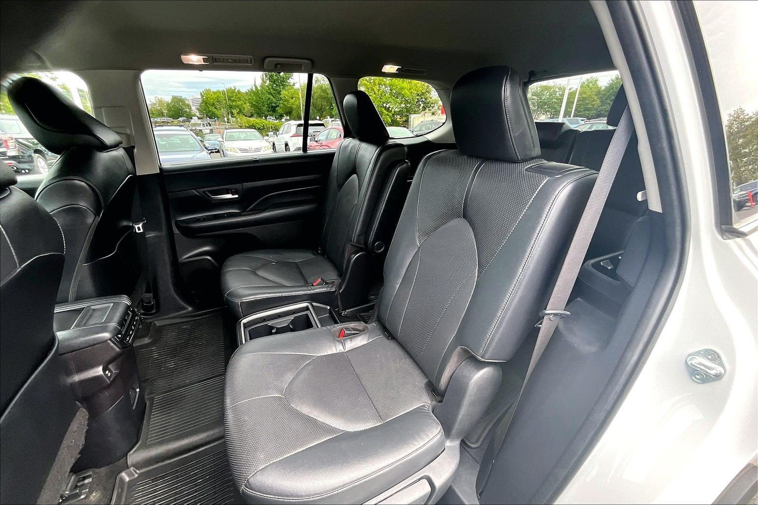 Used 2024 Toyota Grand Highlander AWD image 24